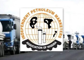 Government and Oil Traders Clash Over Causes of Fuel Crisis