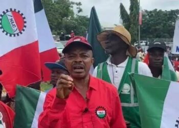 Labour Threatens Strike Action Against Minimum Wage Deregulation