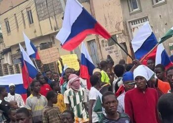 Army Warn Protesters Against Display of Russian Flag, Calls It Treason