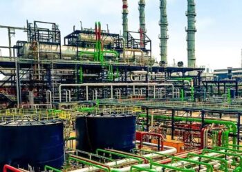 FG, Dangote Signs Pivotal Agreement in a Bid to End Petrol Scarcity