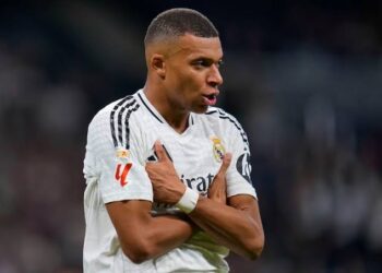 Real Madrid Star Striker Suffers Thigh Injury Ahead of Atletico Derby