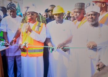 GOVERNOR ODODO FLAGS OFF 20KM OBAJANA-URO-AKU RURAL ROAD