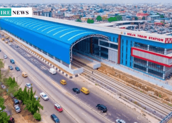 Infrastructural Development: Lagos, FG Sign 68km Rail Project Connecting VI, Lekki, Ajah