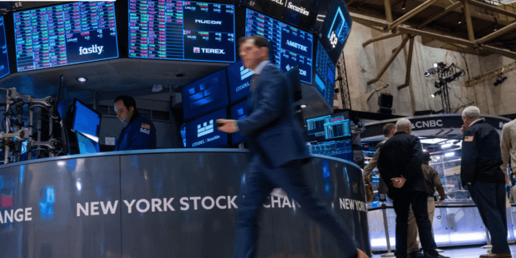 US Stocks Recover After AI Rout, Nasdaq Closes Higher