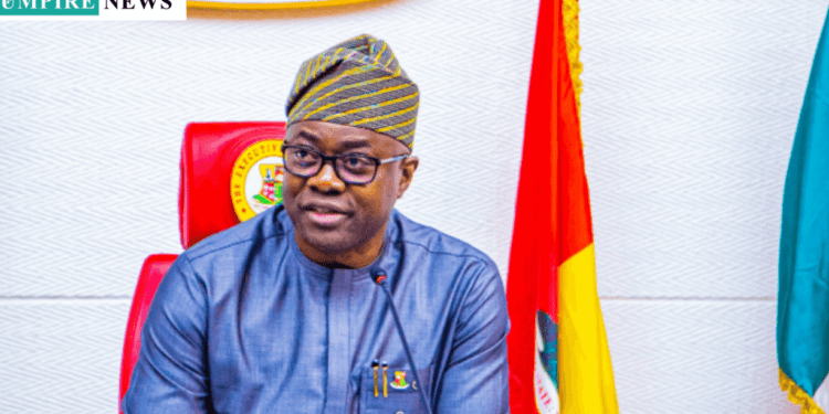 Makinde Presents Brand-New Vehicle to Retiring Oyo Police Commissioner Sonubi