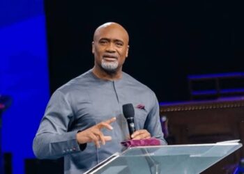 Pastor Paul Adefarasin points gun at content creator from Range Rover